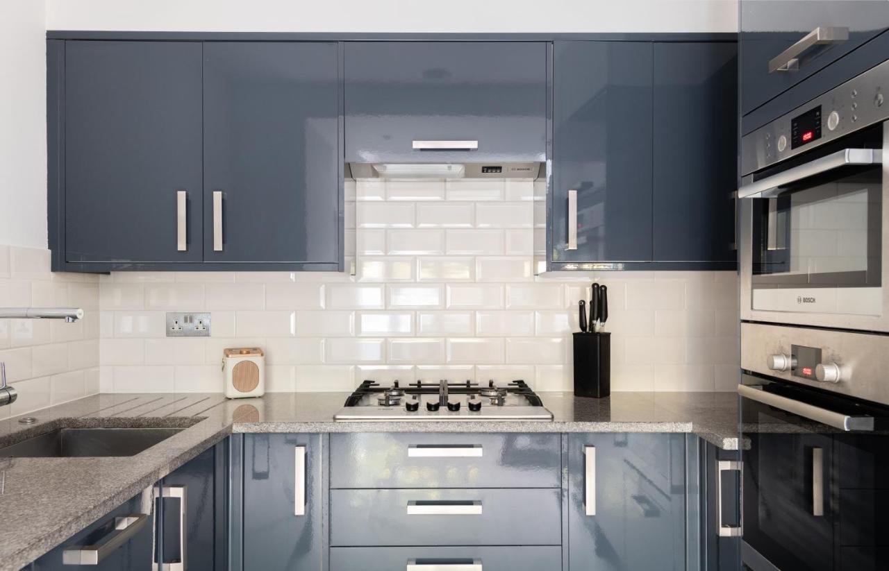 The Heart Of Shepherds Bush - Modern 2Bdr Apartment With Garden Londra Dış mekan fotoğraf