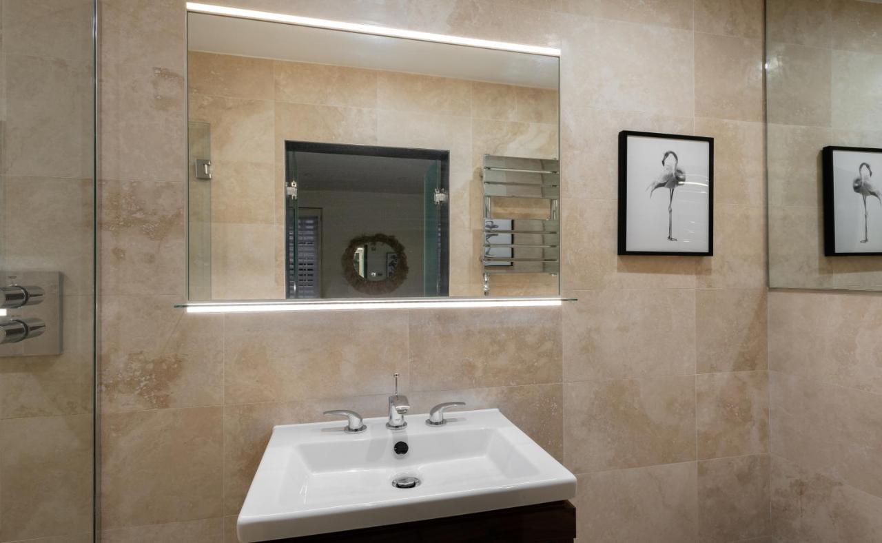 The Heart Of Shepherds Bush - Modern 2Bdr Apartment With Garden Londra Dış mekan fotoğraf